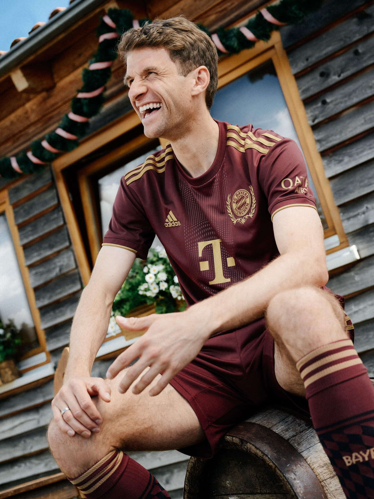 H23544_FCBAYERN_FW22_WIESN_MUELLER_02-1