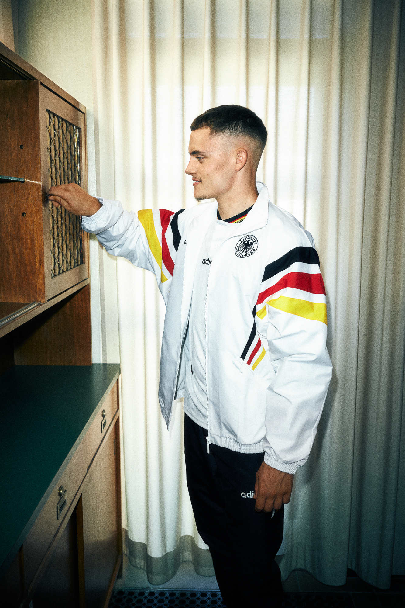 ADIDASxDFB-05