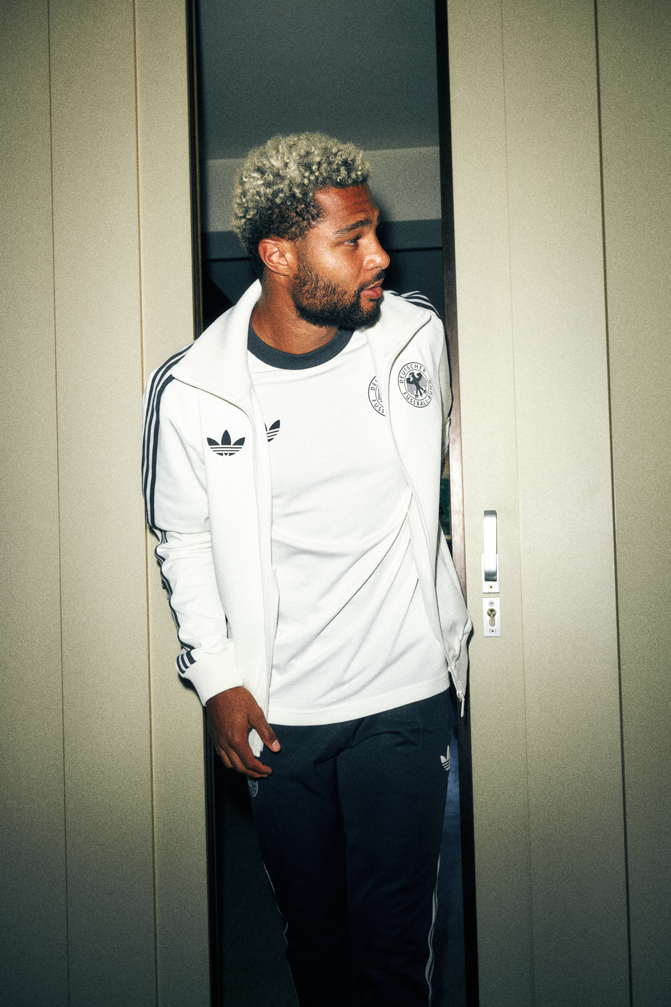 ADIDASxDFB-10
